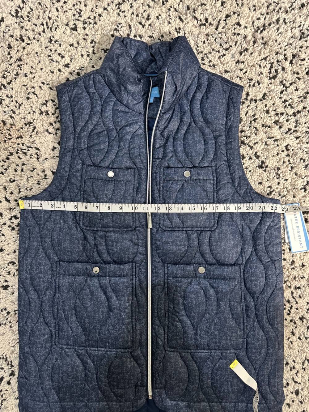 Draper James Quilted Vest in Deep Navy- Water resistant size L - Picture 7 of 10